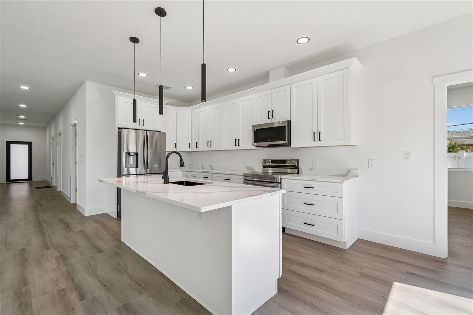 Listing photo id 18 for 5220 73rd Avenue N