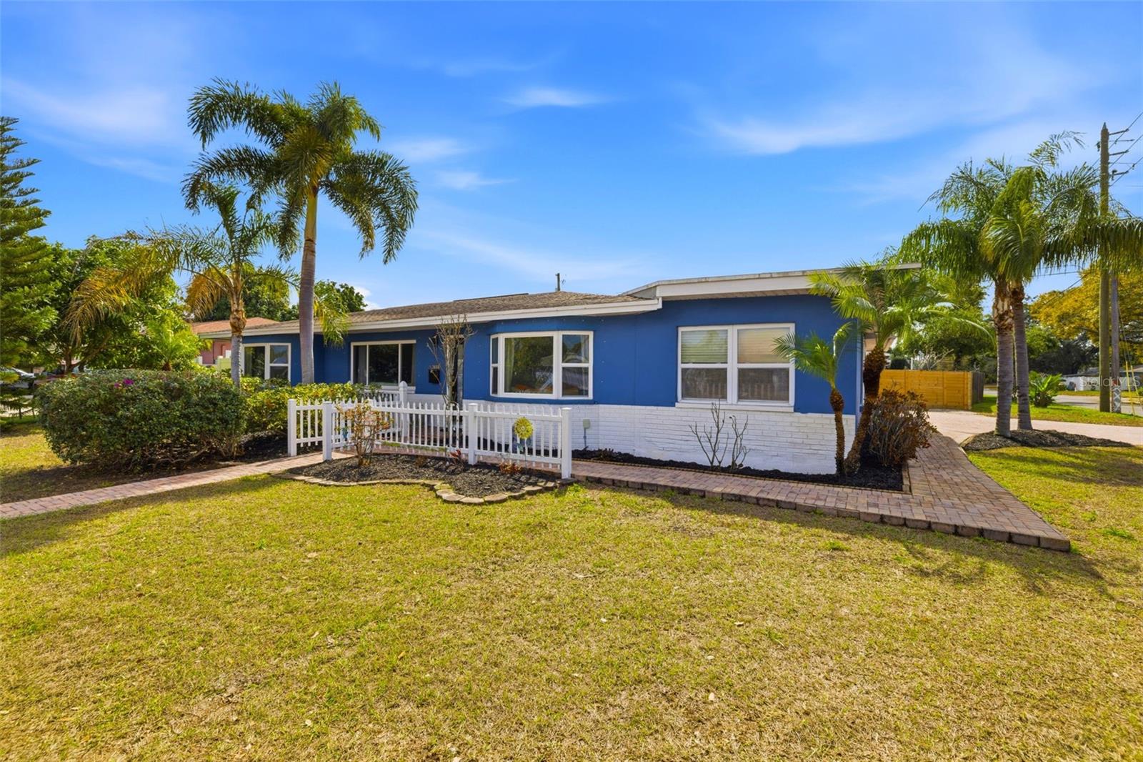 Image 3 of 45 For 3998 22nd Avenue N