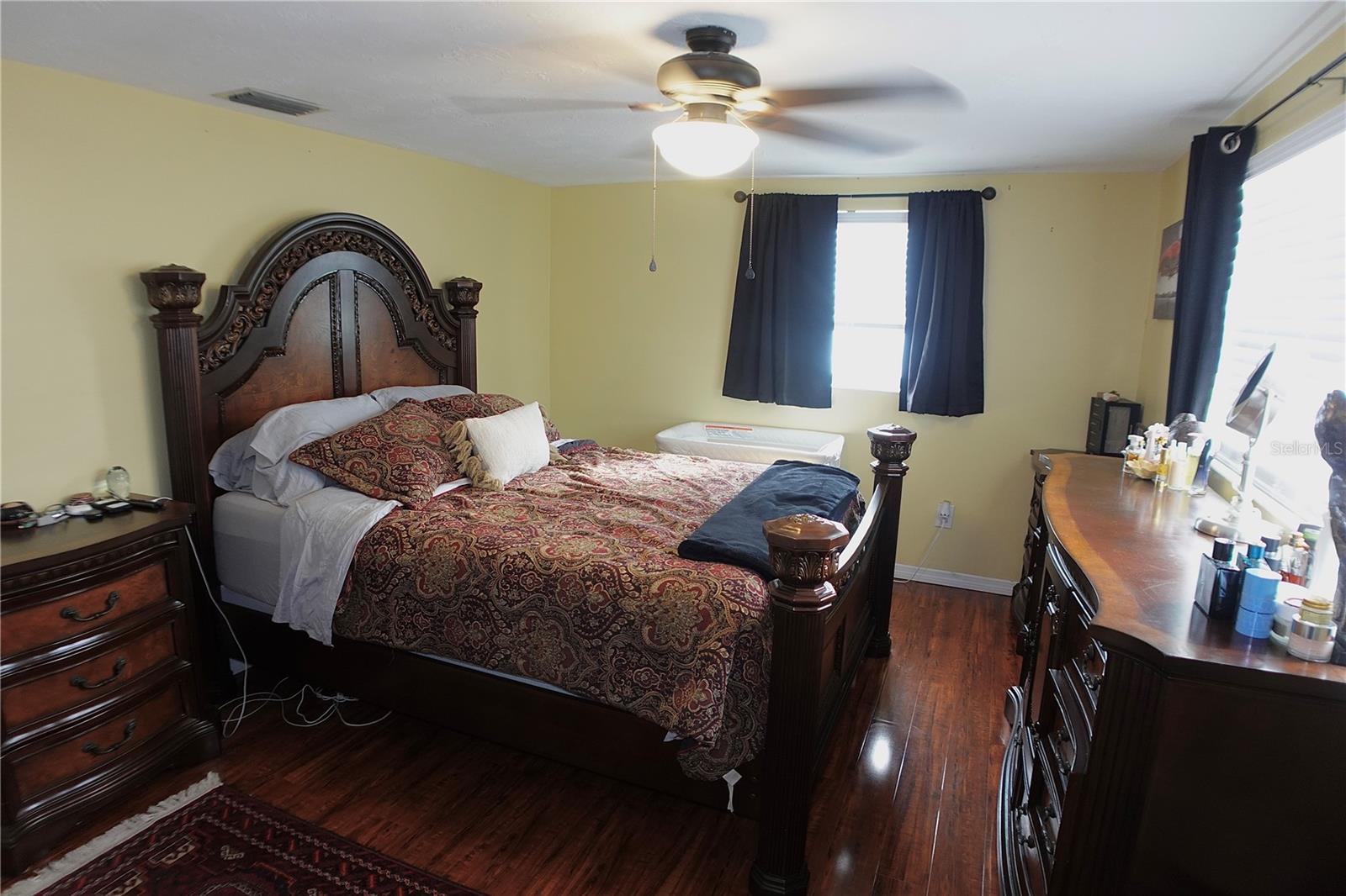 Listing photo id 6 for 3249 Eisenhower Drive