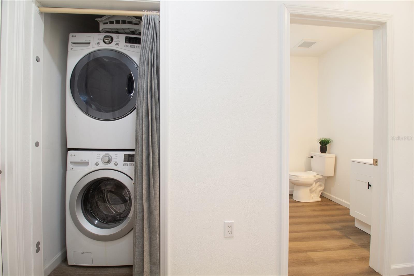 Image 13 of 33 For 10202 Boulevard