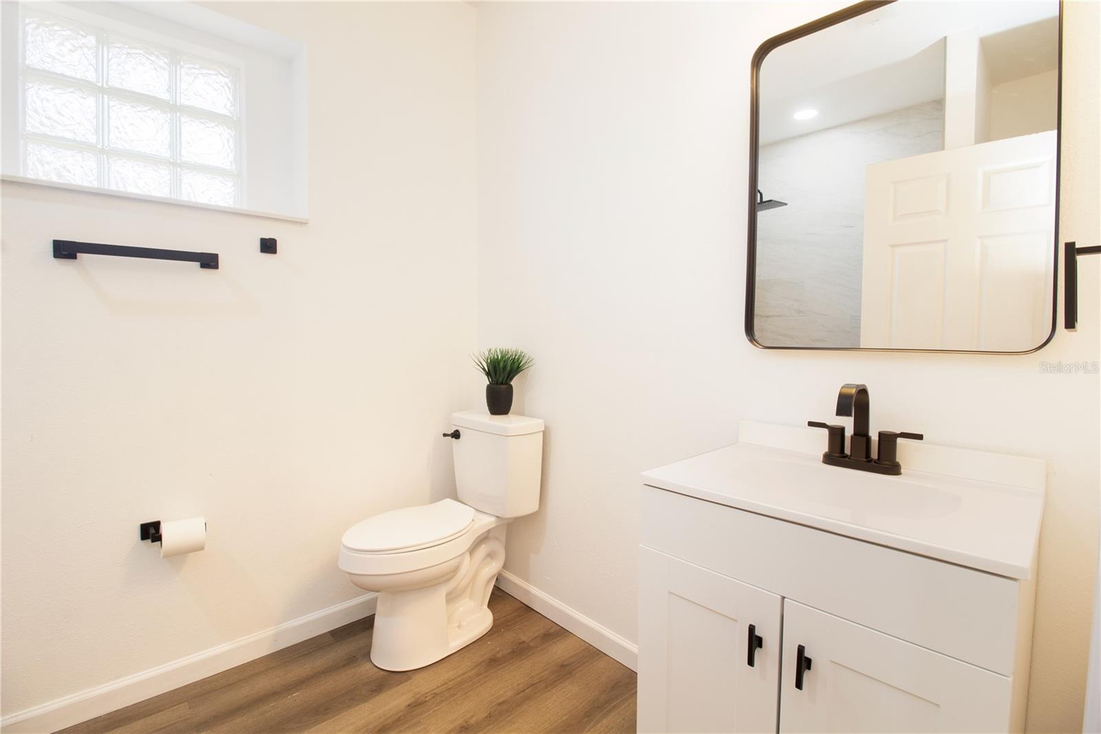 Image 18 of 33 For 10202 Boulevard