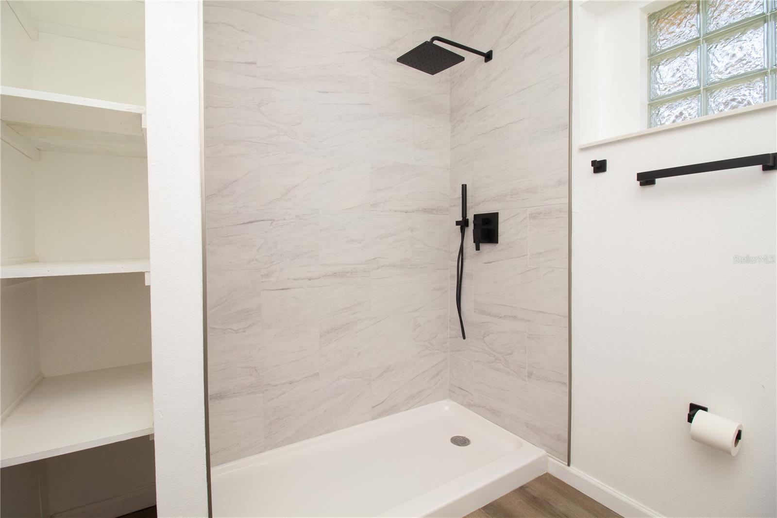 Image 19 of 33 For 10202 Boulevard