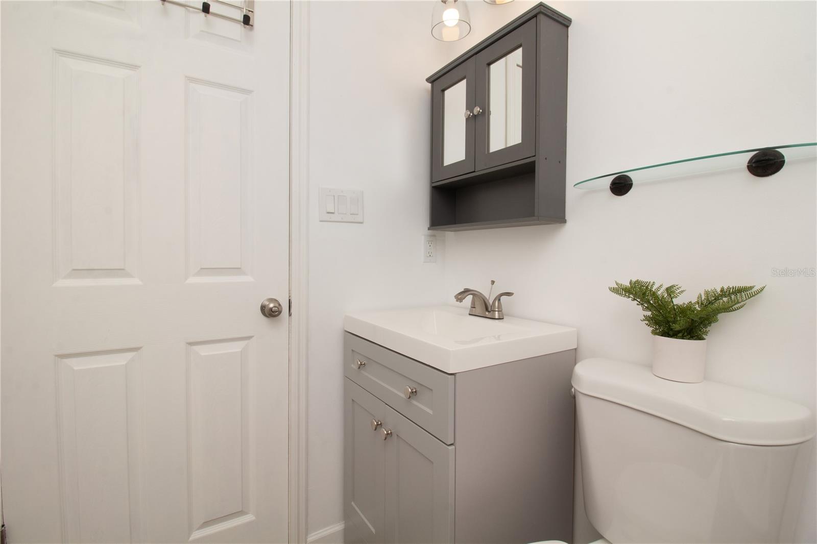 Image 21 of 33 For 10202 Boulevard