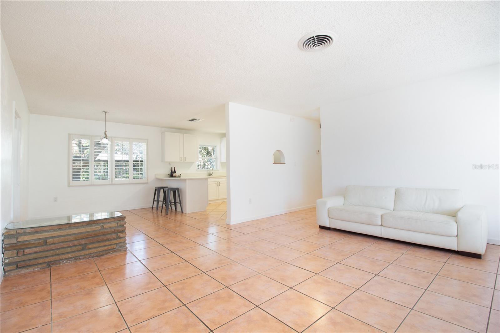 Image 4 of 33 For 10202 Boulevard