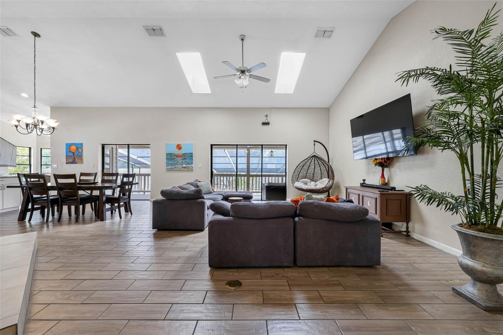 Image 9 of 50 For 413 Manor Boulevard