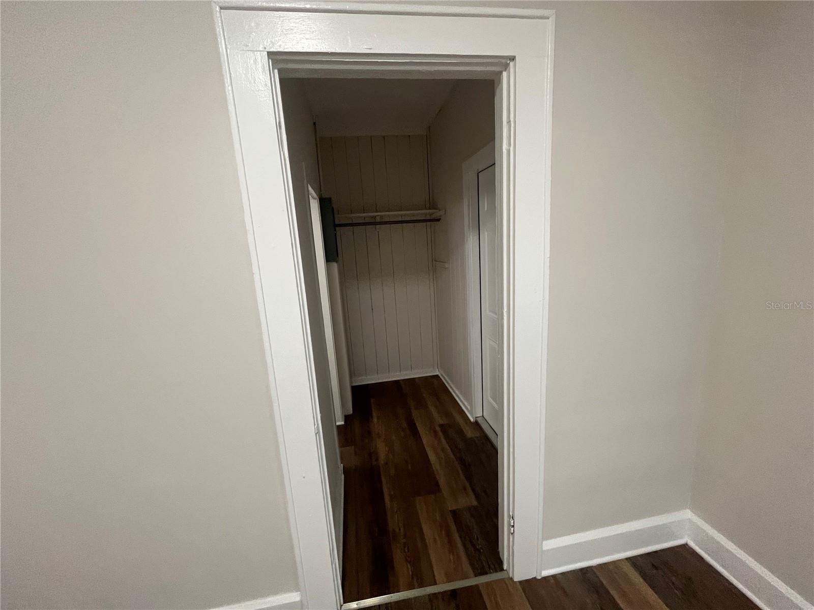 Image 10 of 19 For 1402 Garden Avenue