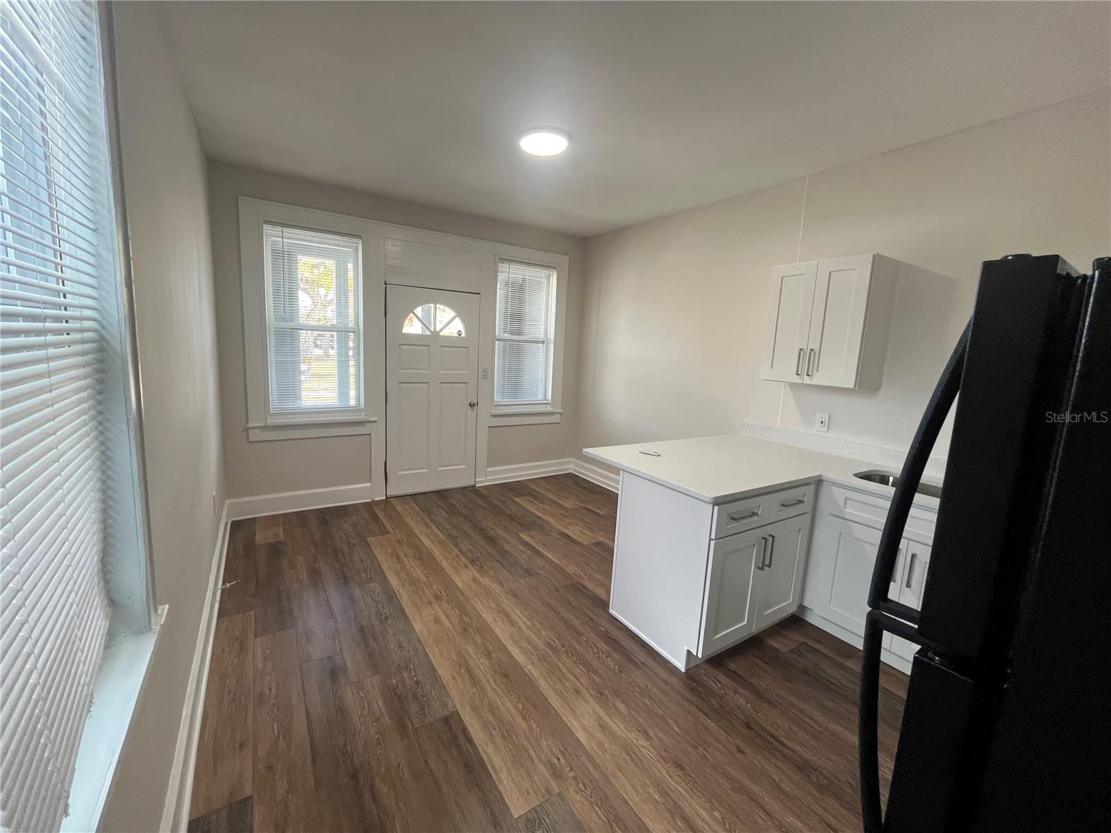 Image 6 of 19 For 1402 Garden Avenue