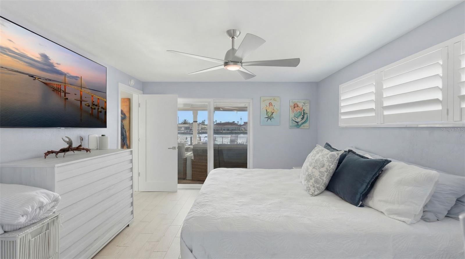 Listing photo id 15 for 6420 3rd Palm Point