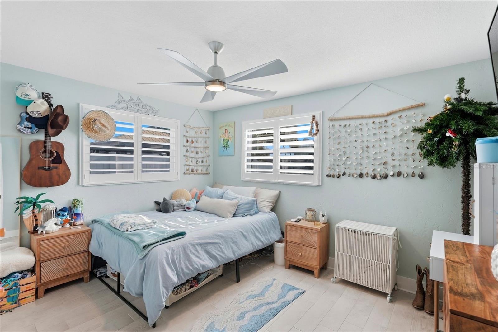 Listing photo id 19 for 6420 3rd Palm Point