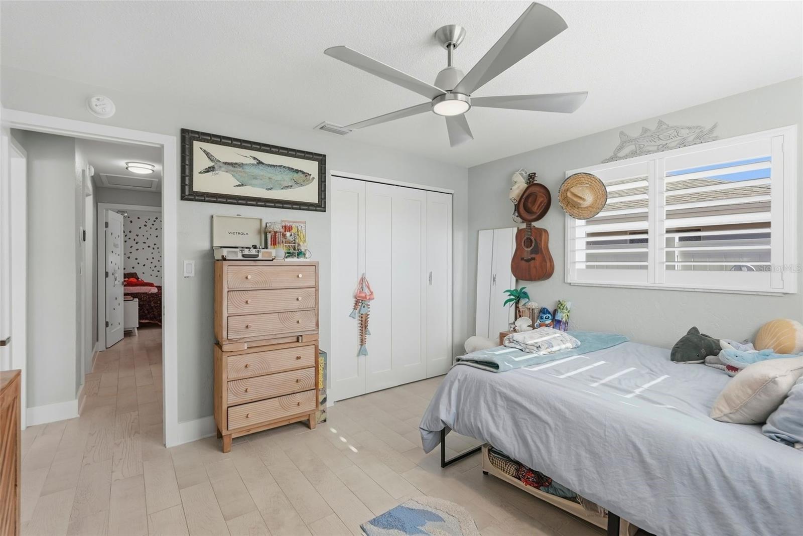 Listing photo id 20 for 6420 3rd Palm Point
