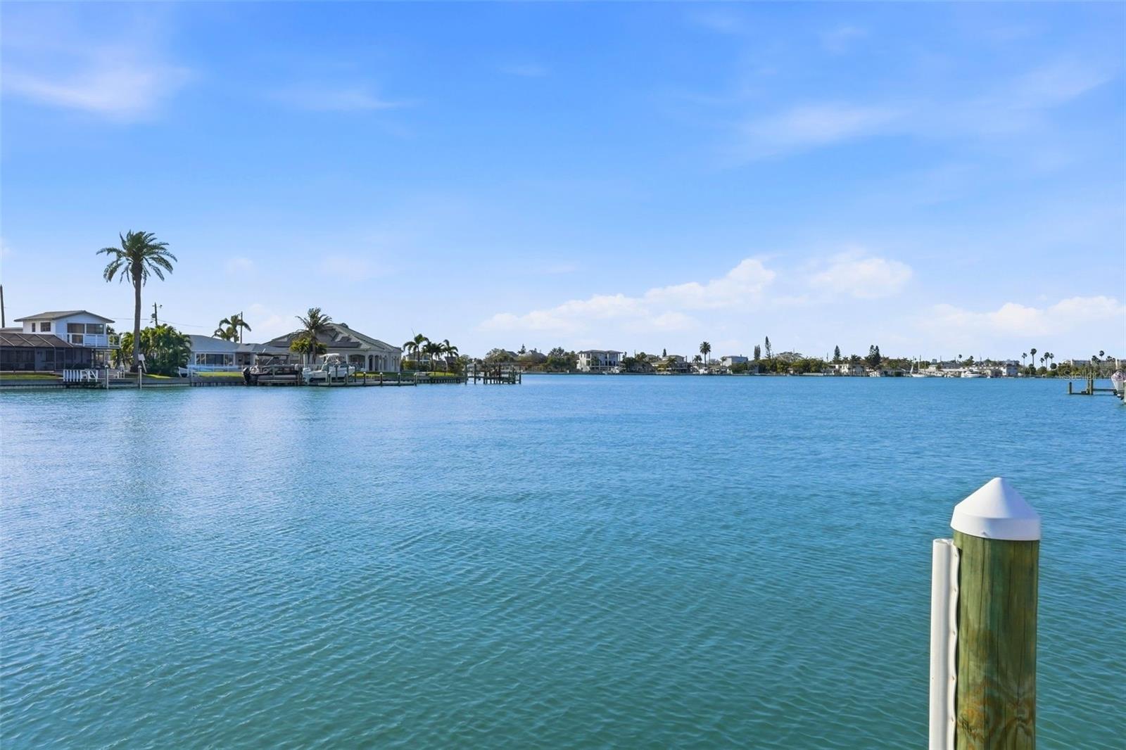 Listing photo id 1 for 6420 3rd Palm Point