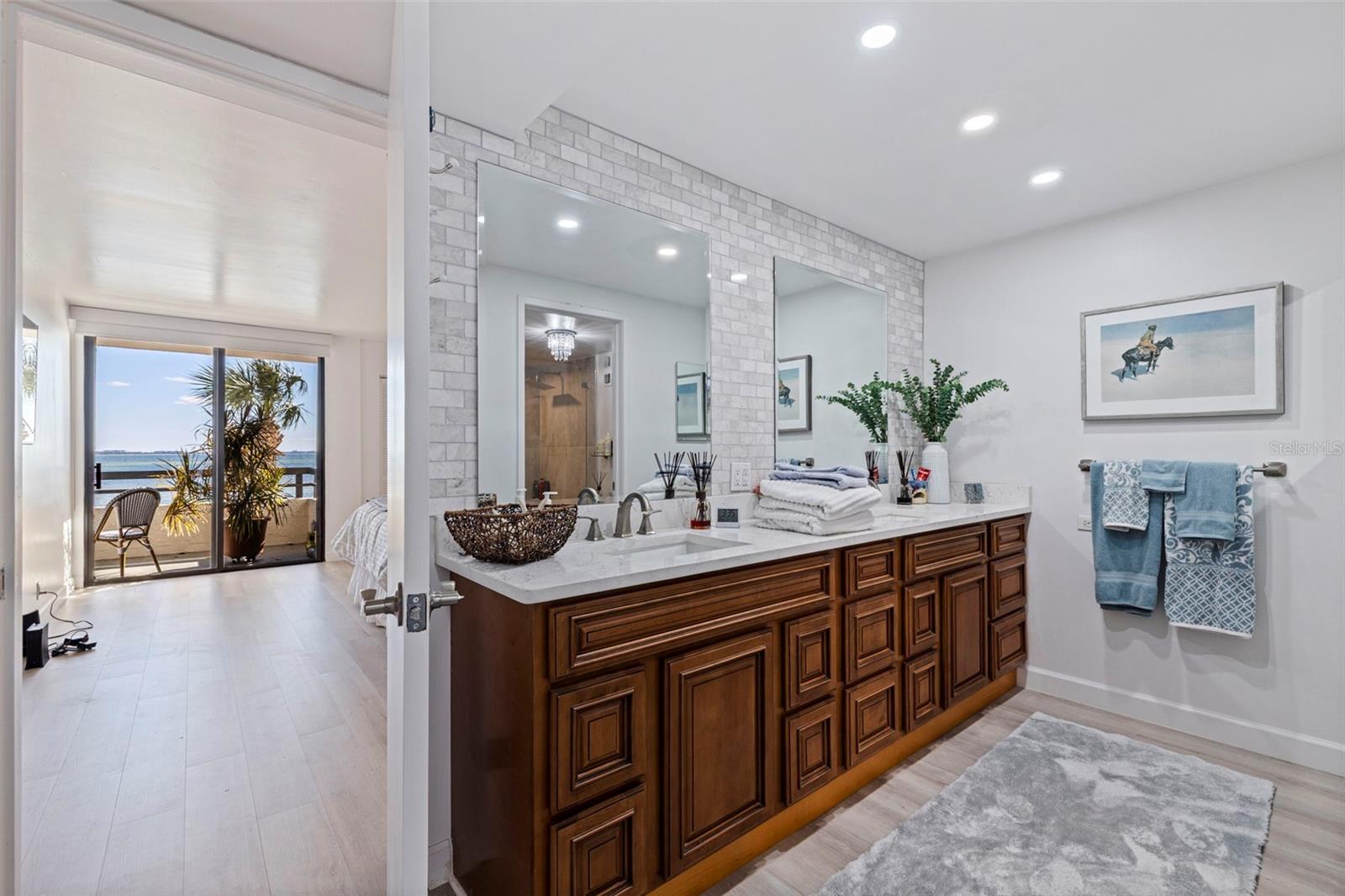 Image 14 of 34 For 5700 Mariner Street 305