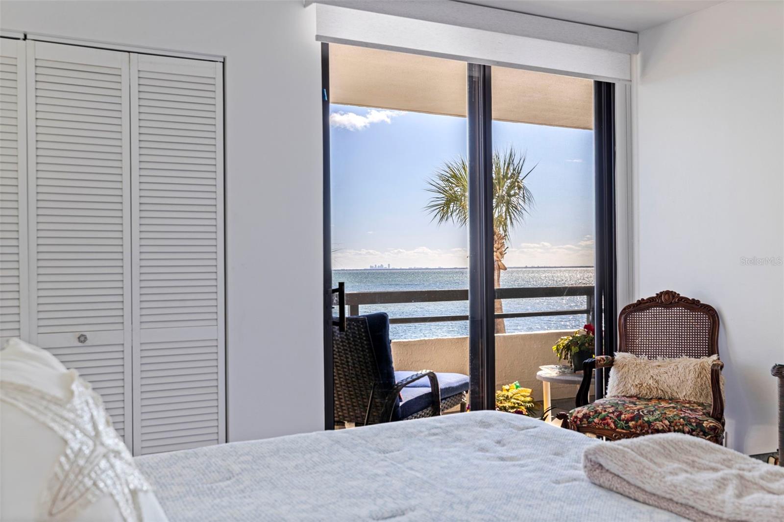 Image 17 of 34 For 5700 Mariner Street 305