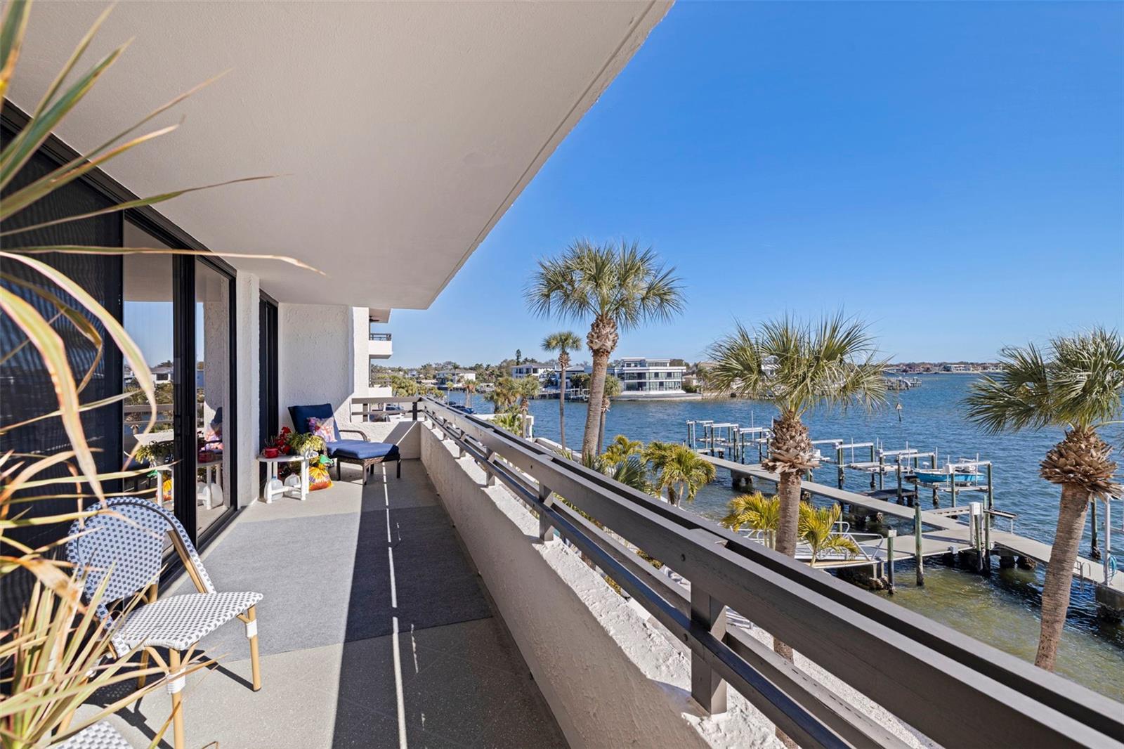 Image 22 of 34 For 5700 Mariner Street 305