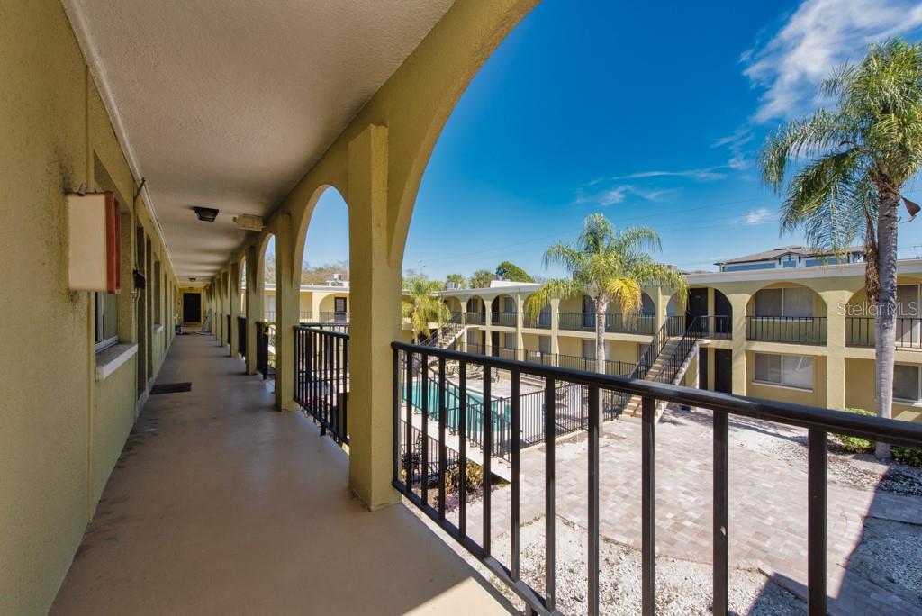 Image 20 of 38 For 3206 Azeele Street 215