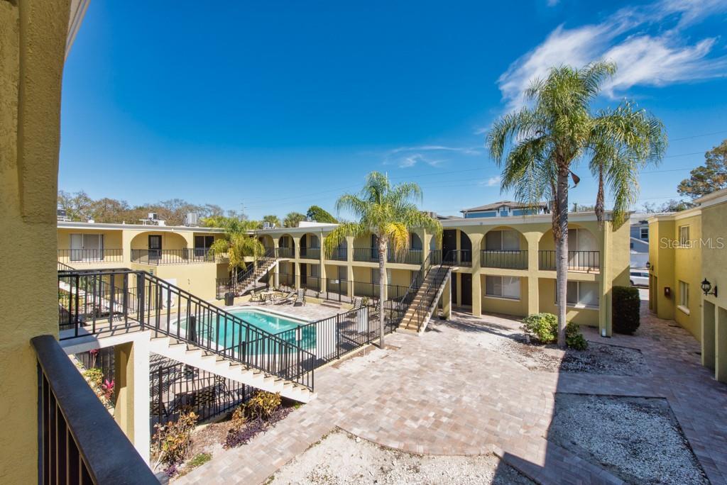 Image 21 of 38 For 3206 Azeele Street 215