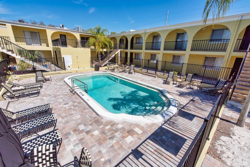 Image 27 of 38 For 3206 Azeele Street 215