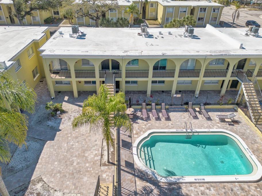 Image 3 of 38 For 3206 Azeele Street 215