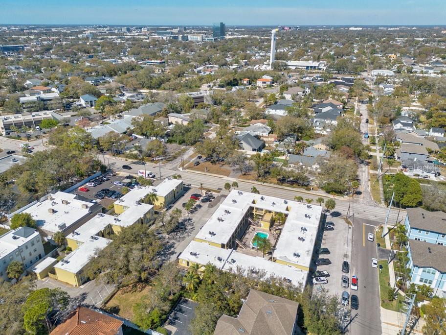 Image 35 of 38 For 3206 Azeele Street 215