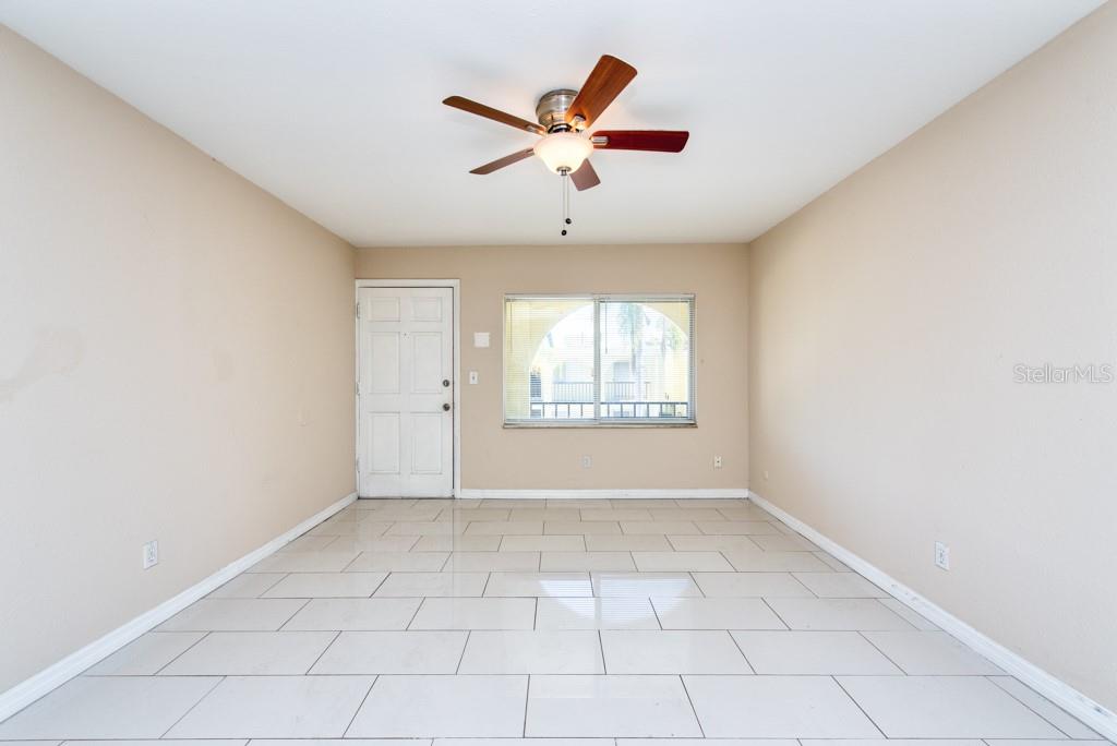 Image 7 of 38 For 3206 Azeele Street 215