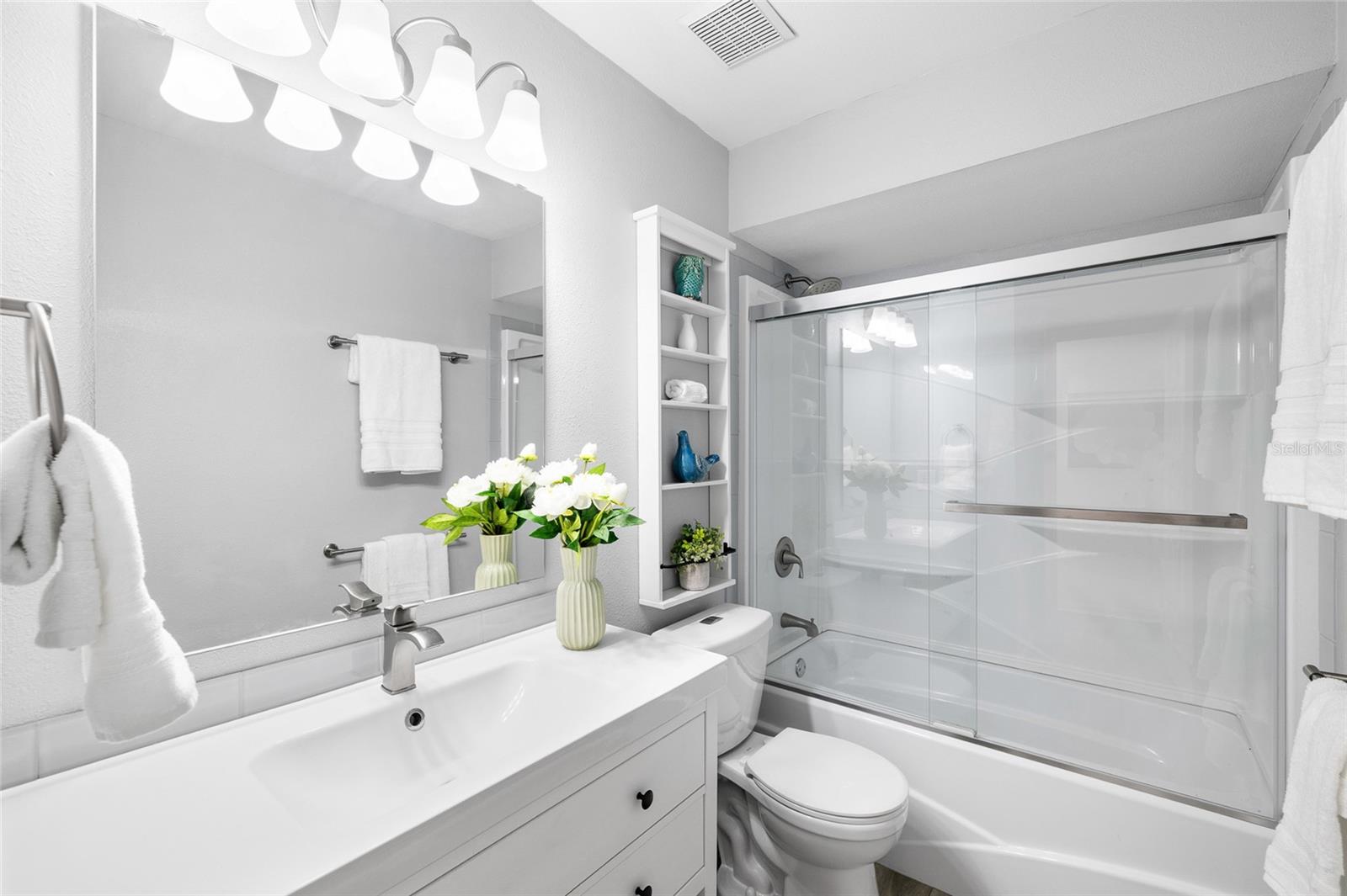 Image 24 of 37 For 1301 Foxwood Drive