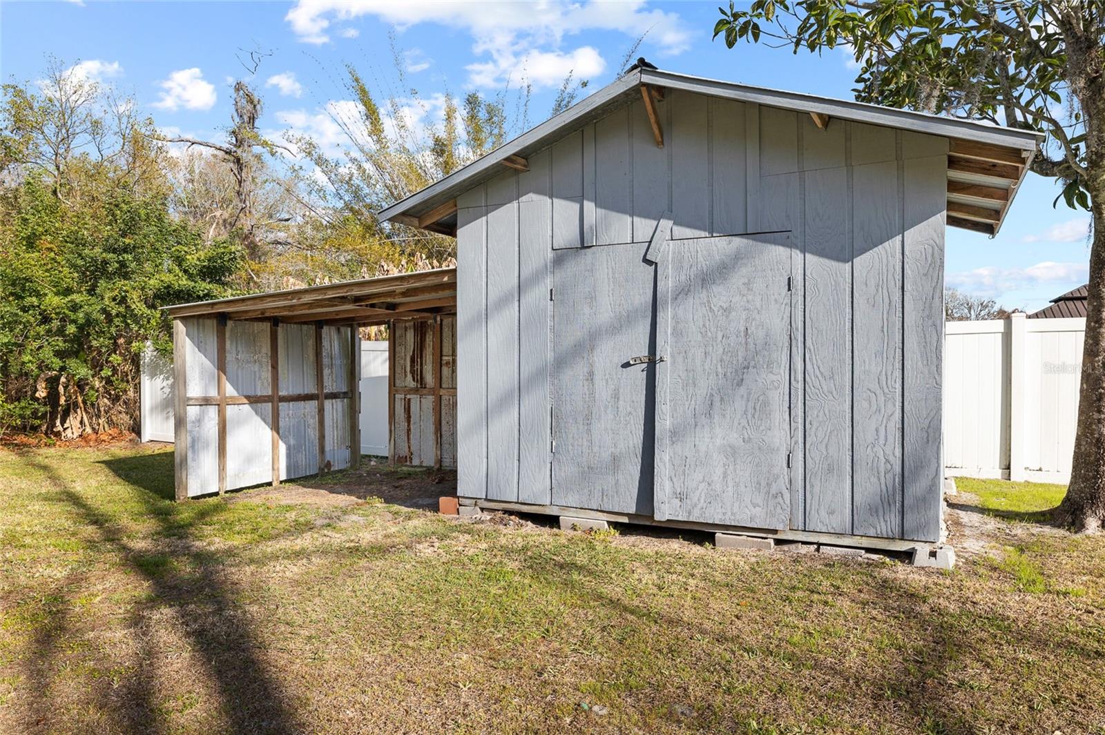 Image 28 of 37 For 1301 Foxwood Drive