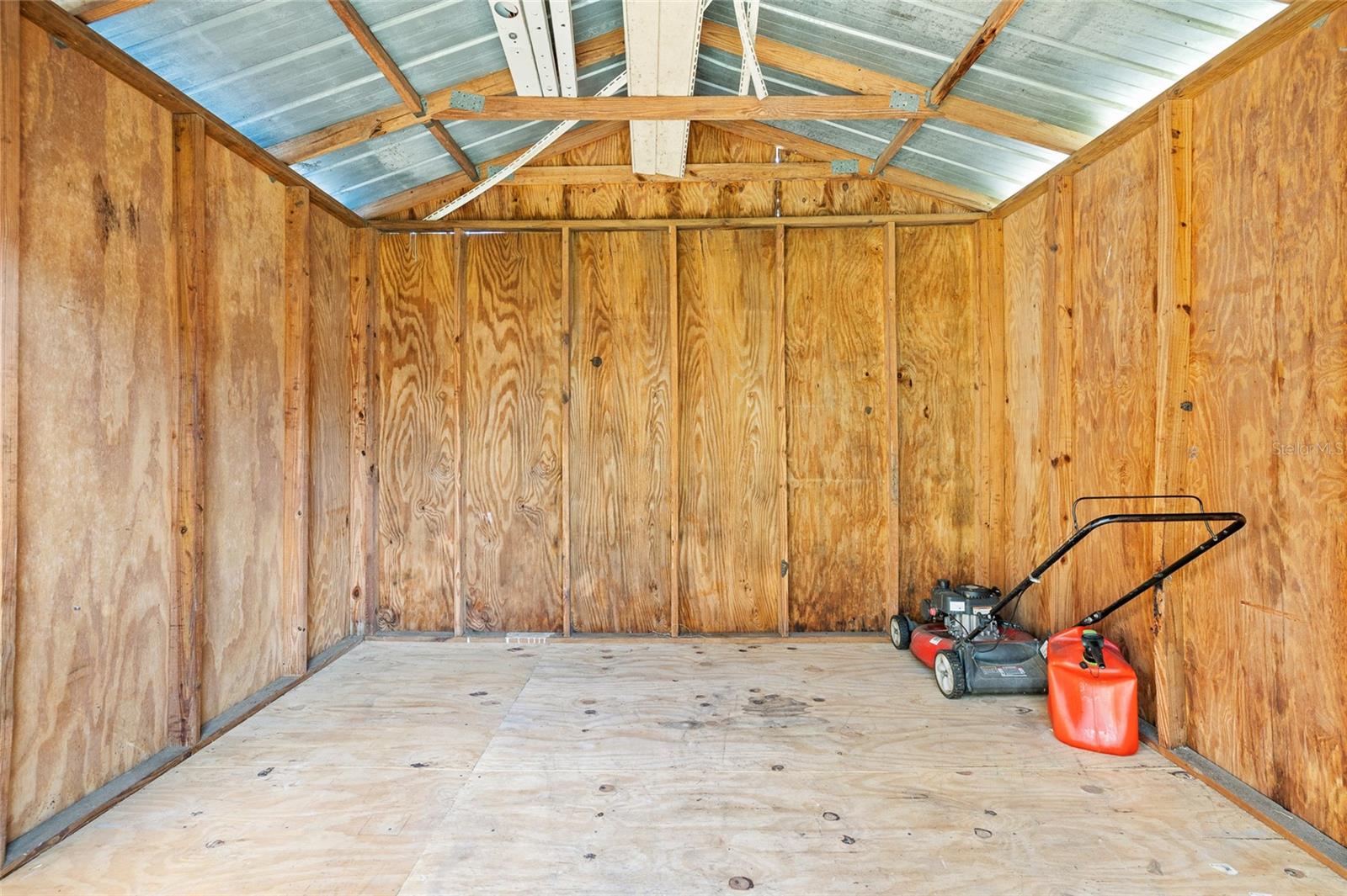 Image 29 of 37 For 1301 Foxwood Drive