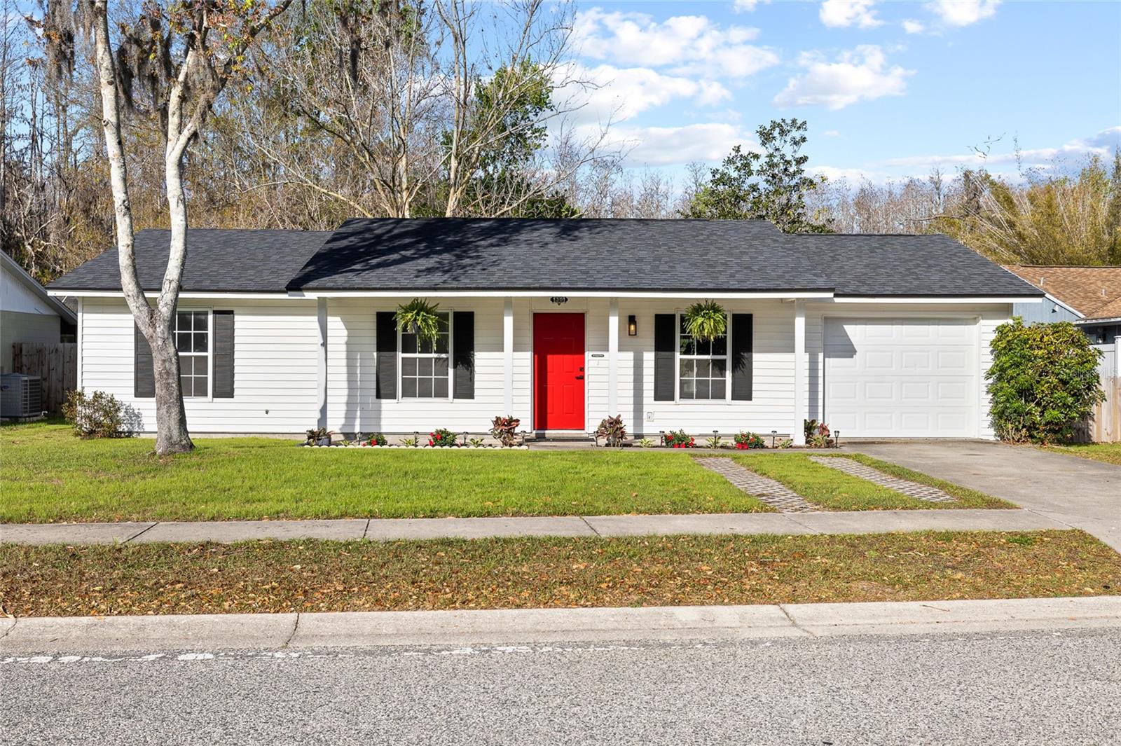 Image 4 of 37 For 1301 Foxwood Drive