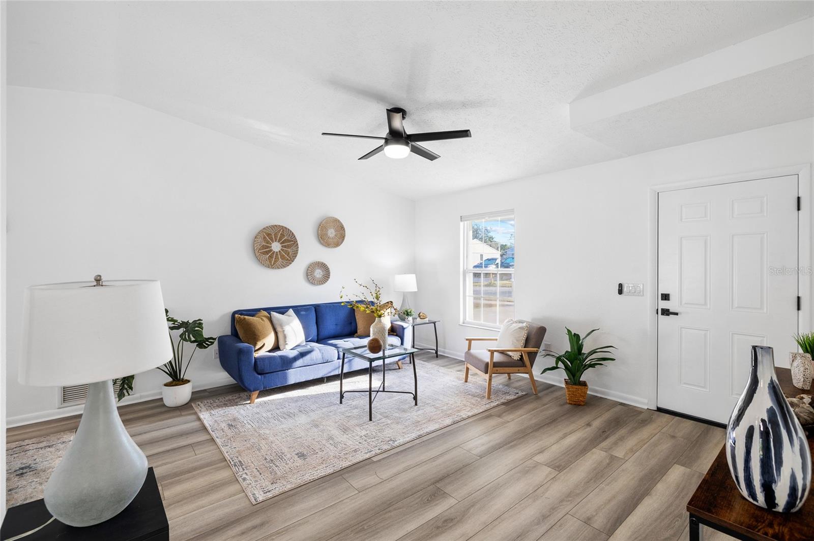 Image 8 of 37 For 1301 Foxwood Drive