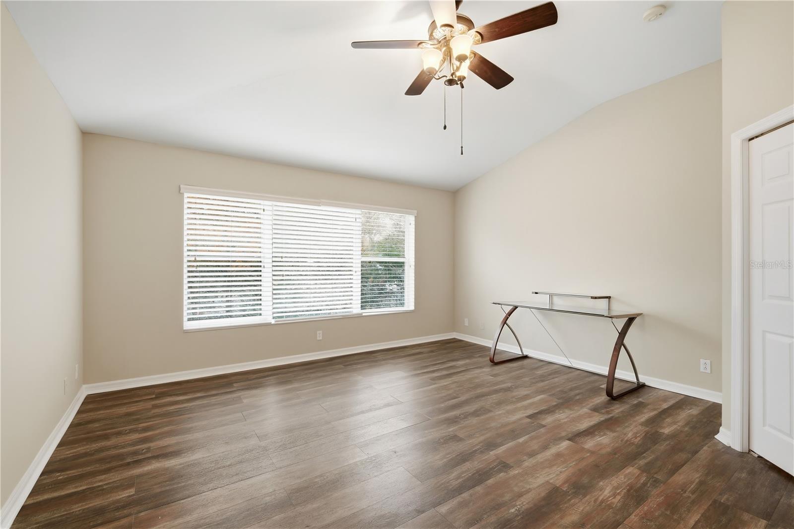 Image 13 of 27 For 4140 Bismarck Palm Drive