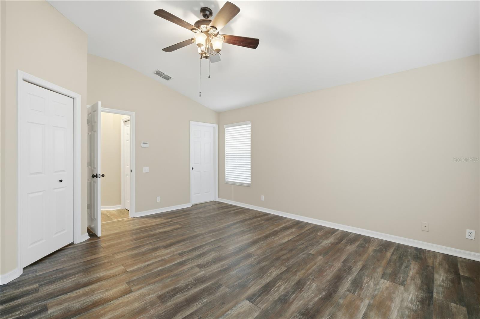 Image 18 of 27 For 4140 Bismarck Palm Drive