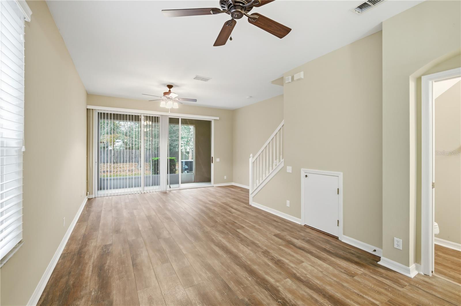 Image 6 of 27 For 4140 Bismarck Palm Drive