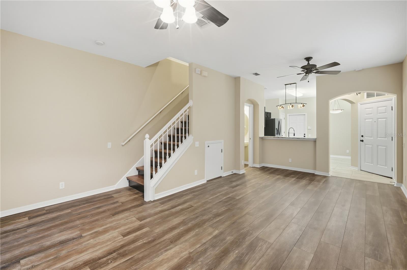 Image 7 of 27 For 4140 Bismarck Palm Drive