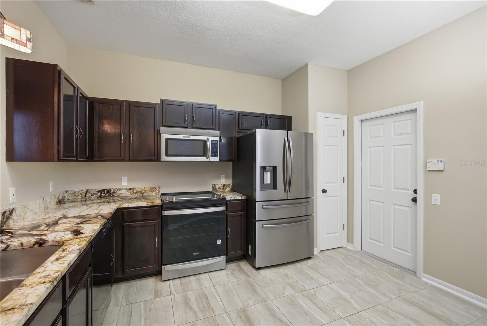 Image 8 of 27 For 4140 Bismarck Palm Drive