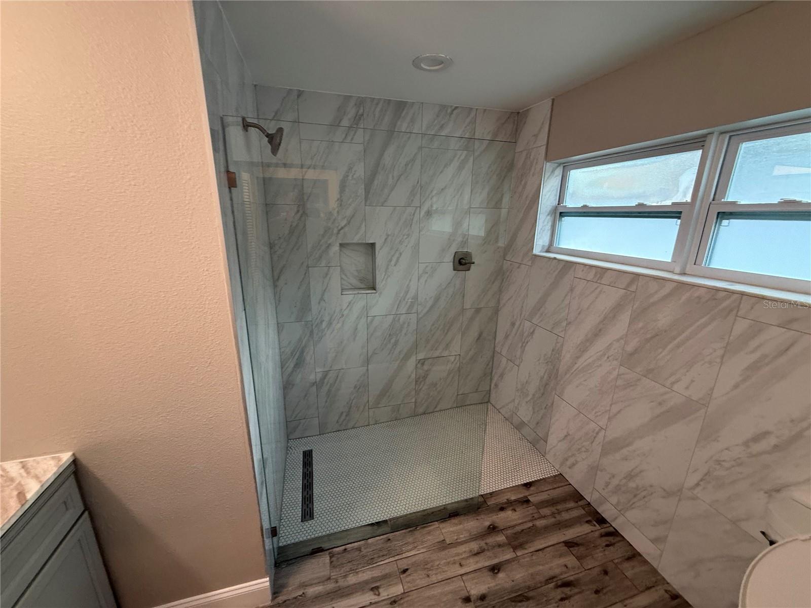 Image 17 of 21 For 4412 Anita Boulevard