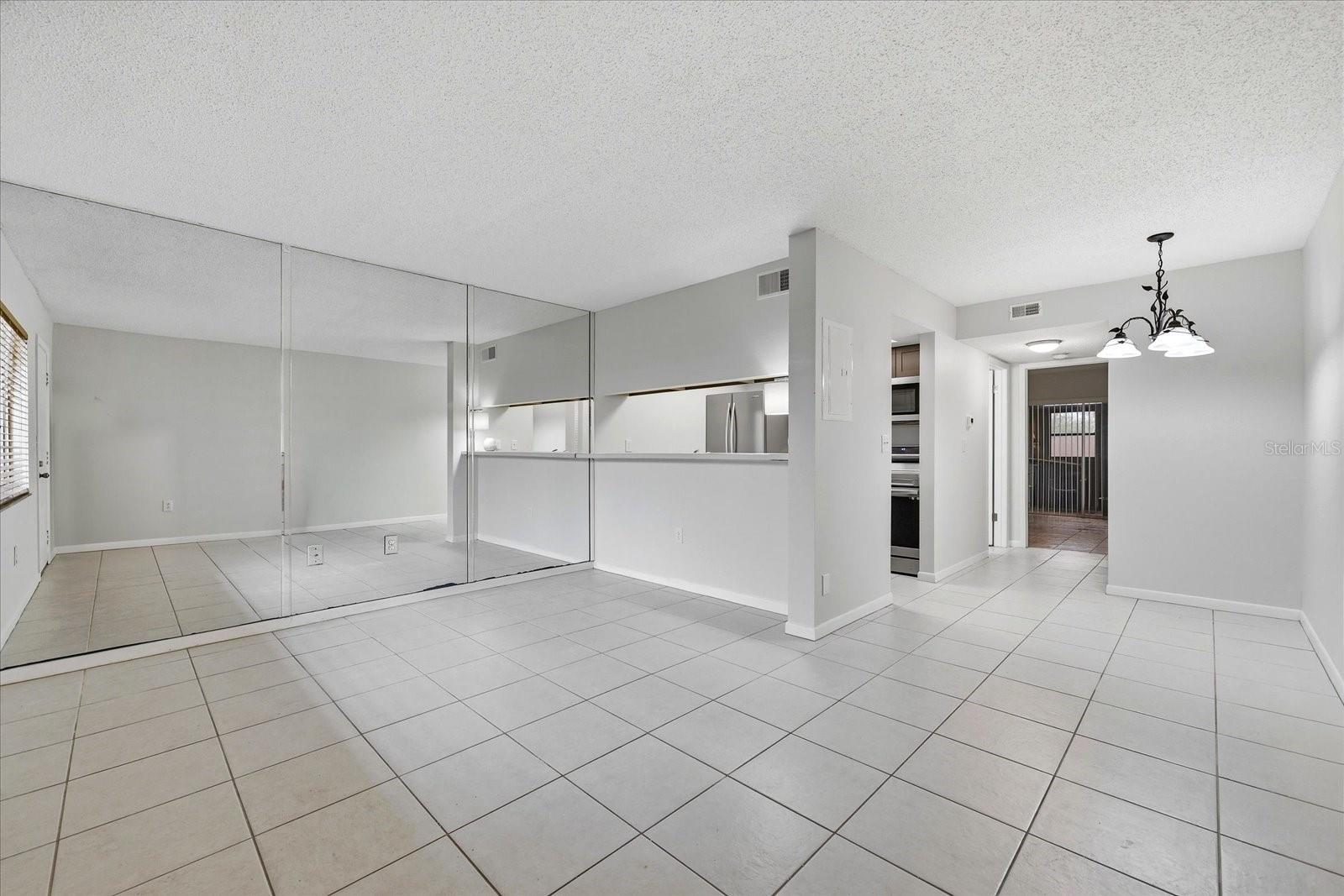 Image 4 of 24 For 2420 Winding Creek Boulevard 105