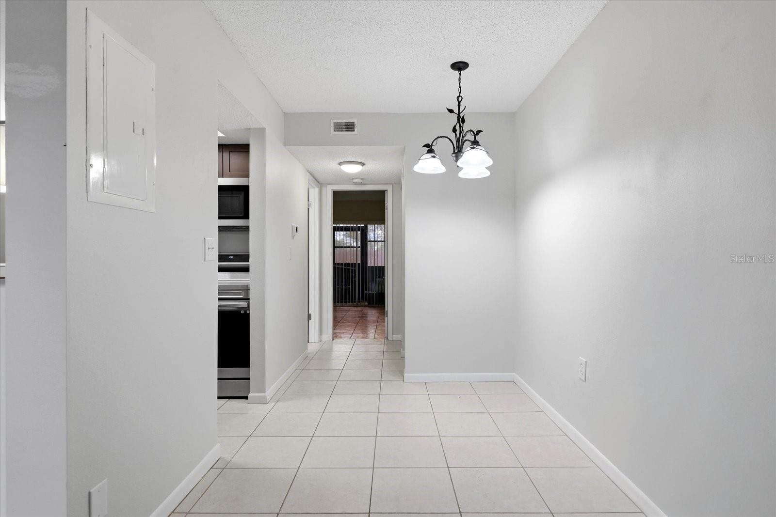 Image 7 of 24 For 2420 Winding Creek Boulevard 105