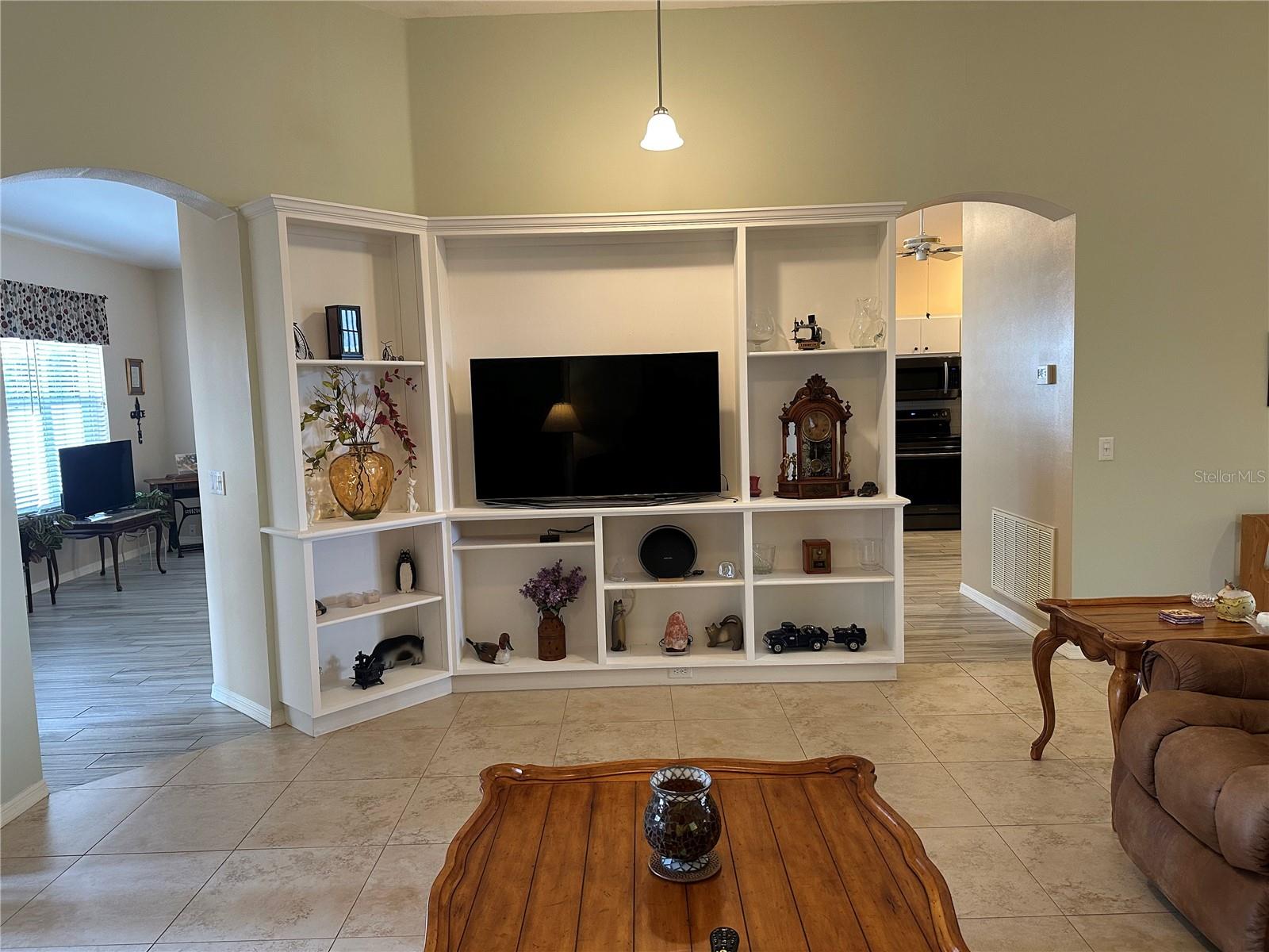 Image 6 of 52 For 4614 Crestline Drive