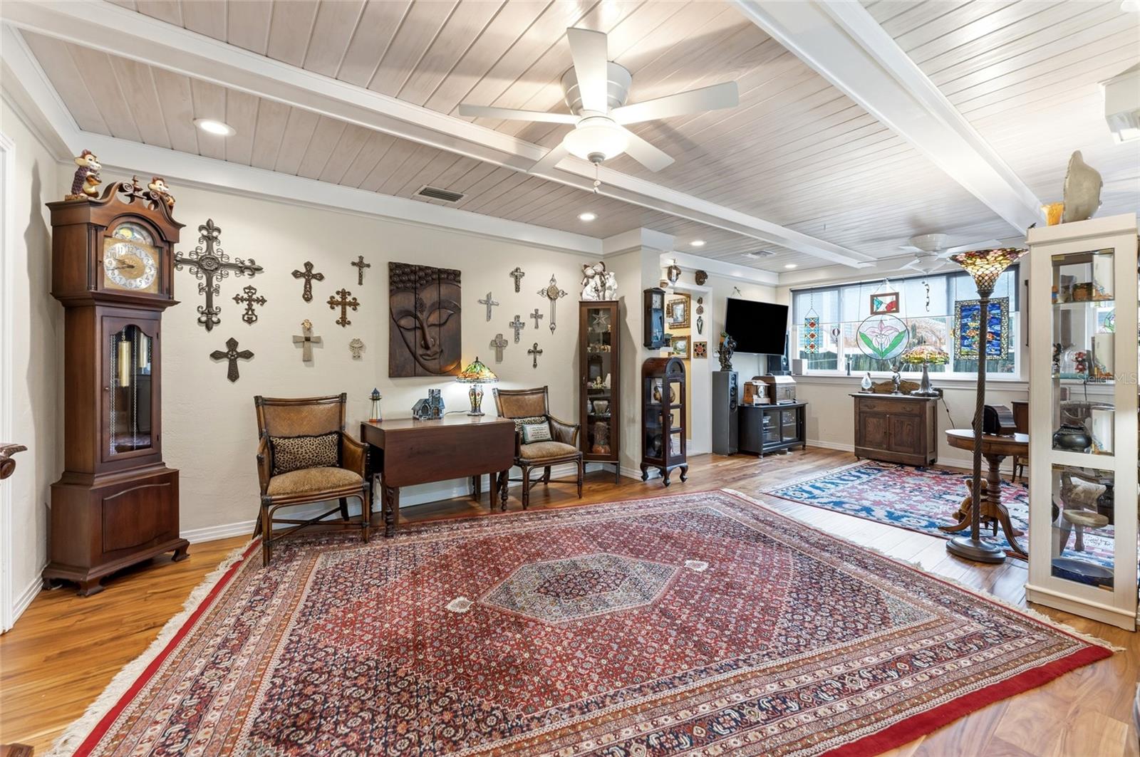 Listing photo id 8 for 7003 13th Street