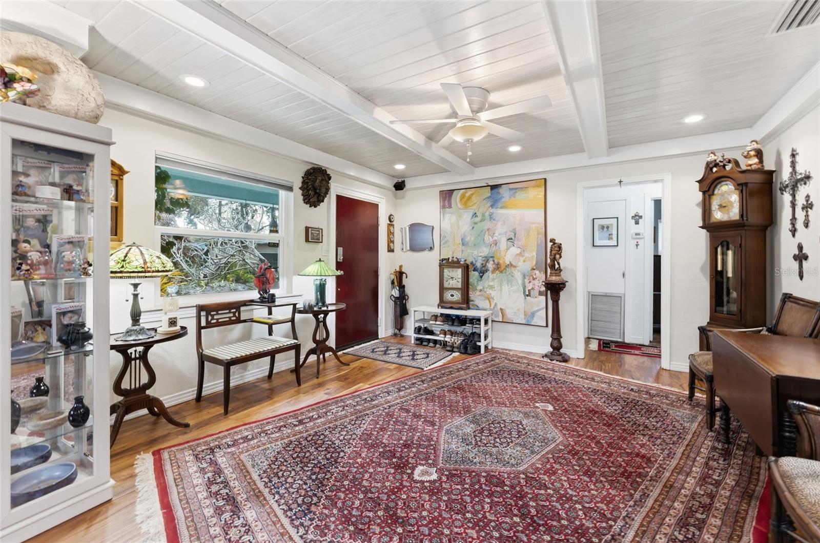 Listing photo id 10 for 7003 13th Street