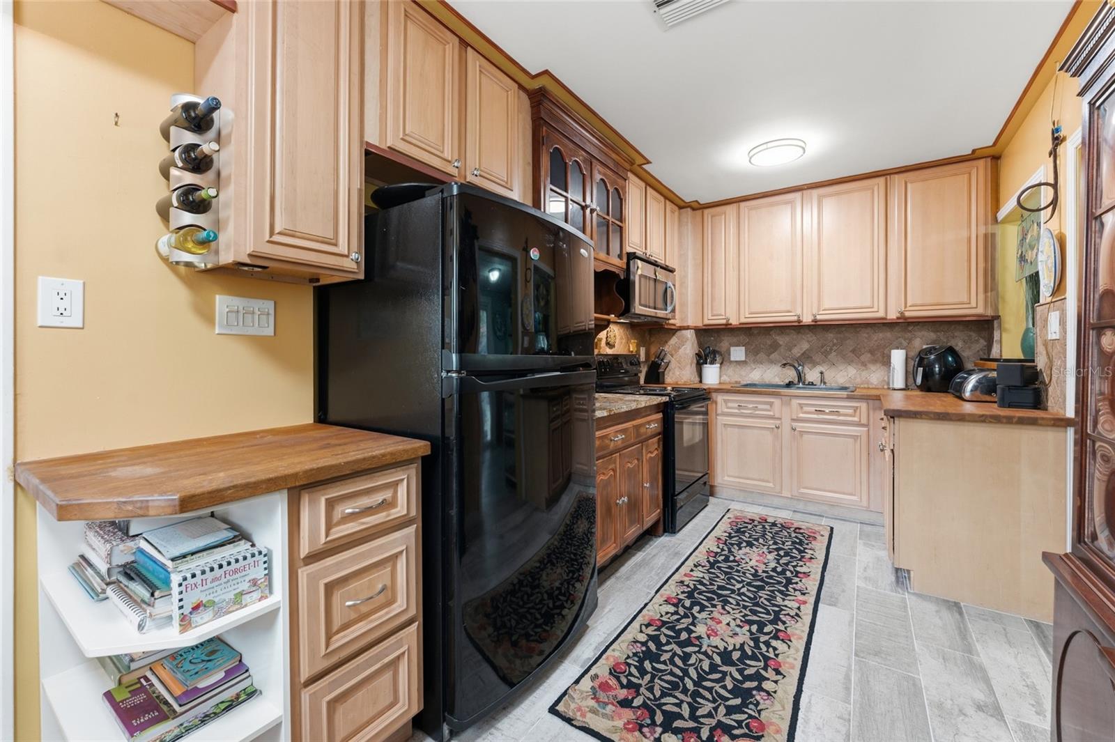 Listing photo id 15 for 7003 13th Street