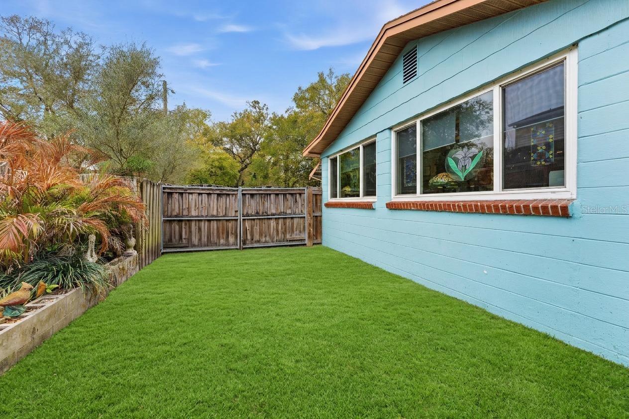 Listing photo id 49 for 7003 13th Street