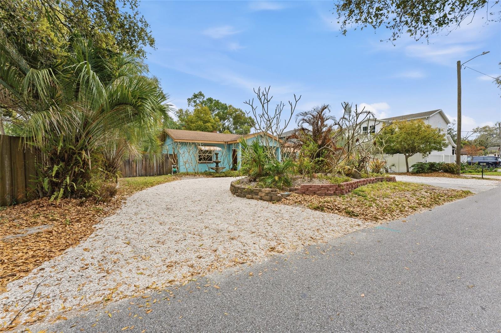 Listing photo id 4 for 7003 13th Street