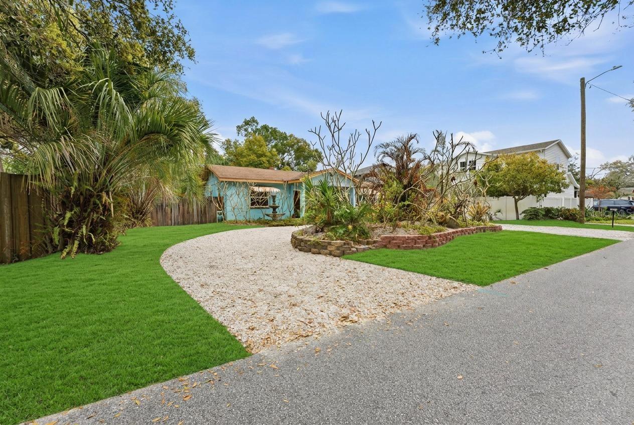 Listing photo id 5 for 7003 13th Street