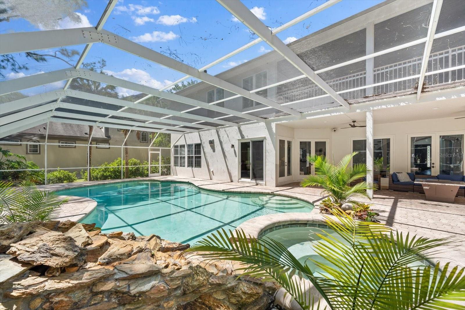 Listing photo id 8 for 6413 Maclaurin Drive