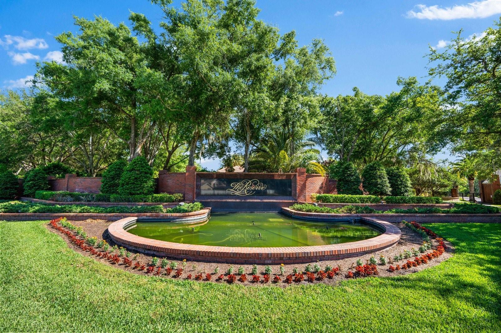 Listing photo id 9 for 6413 Maclaurin Drive