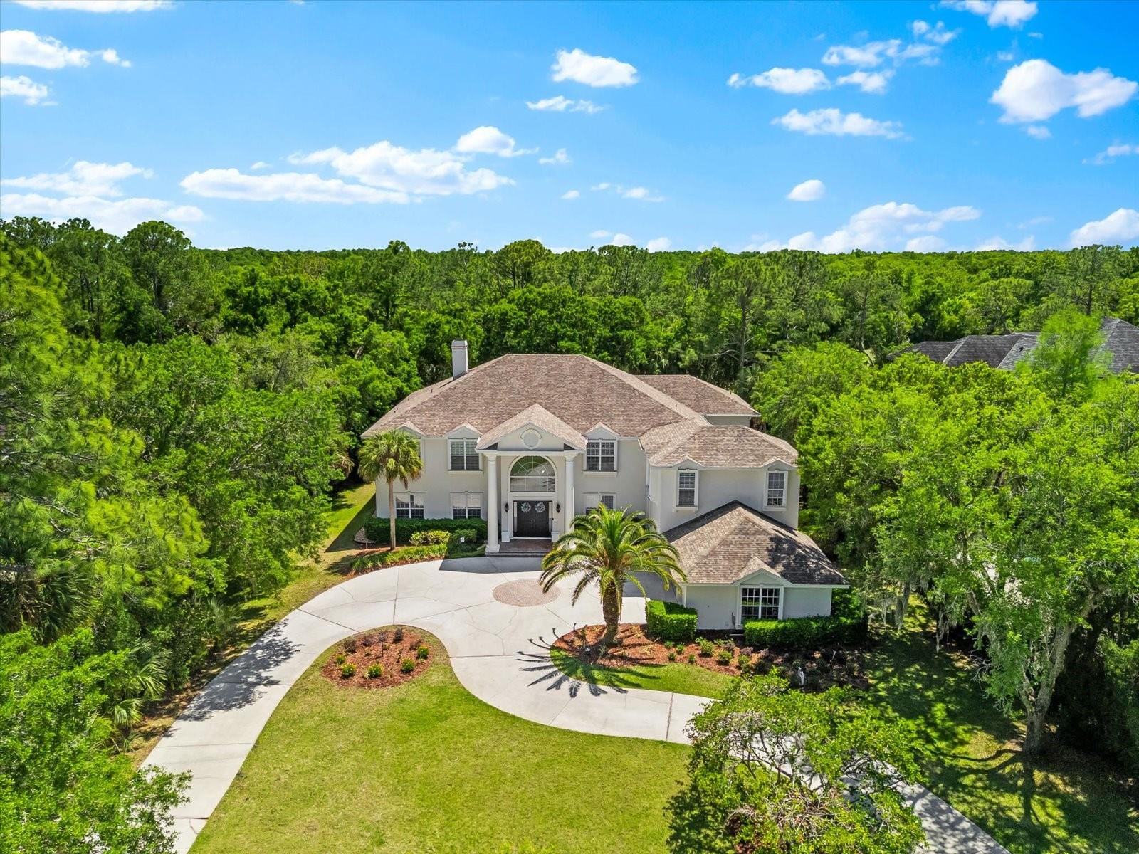 Listing photo id 0 for 6413 Maclaurin Drive