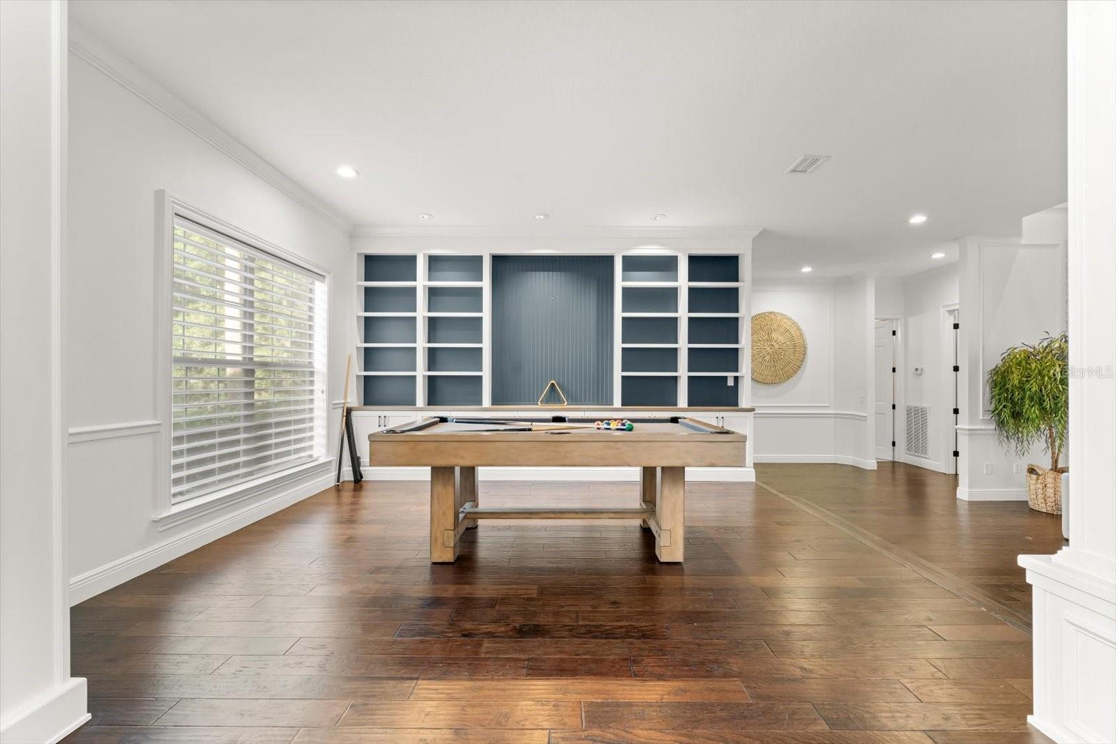 Listing photo id 18 for 6413 Maclaurin Drive