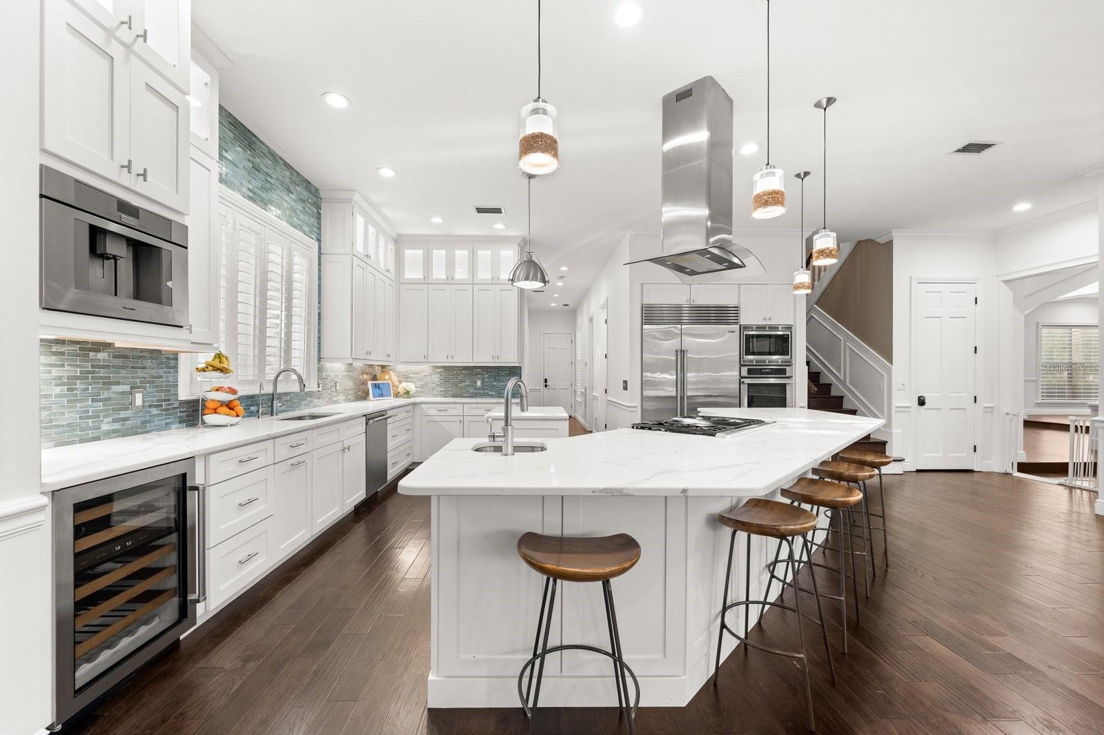 Listing photo id 26 for 6413 Maclaurin Drive