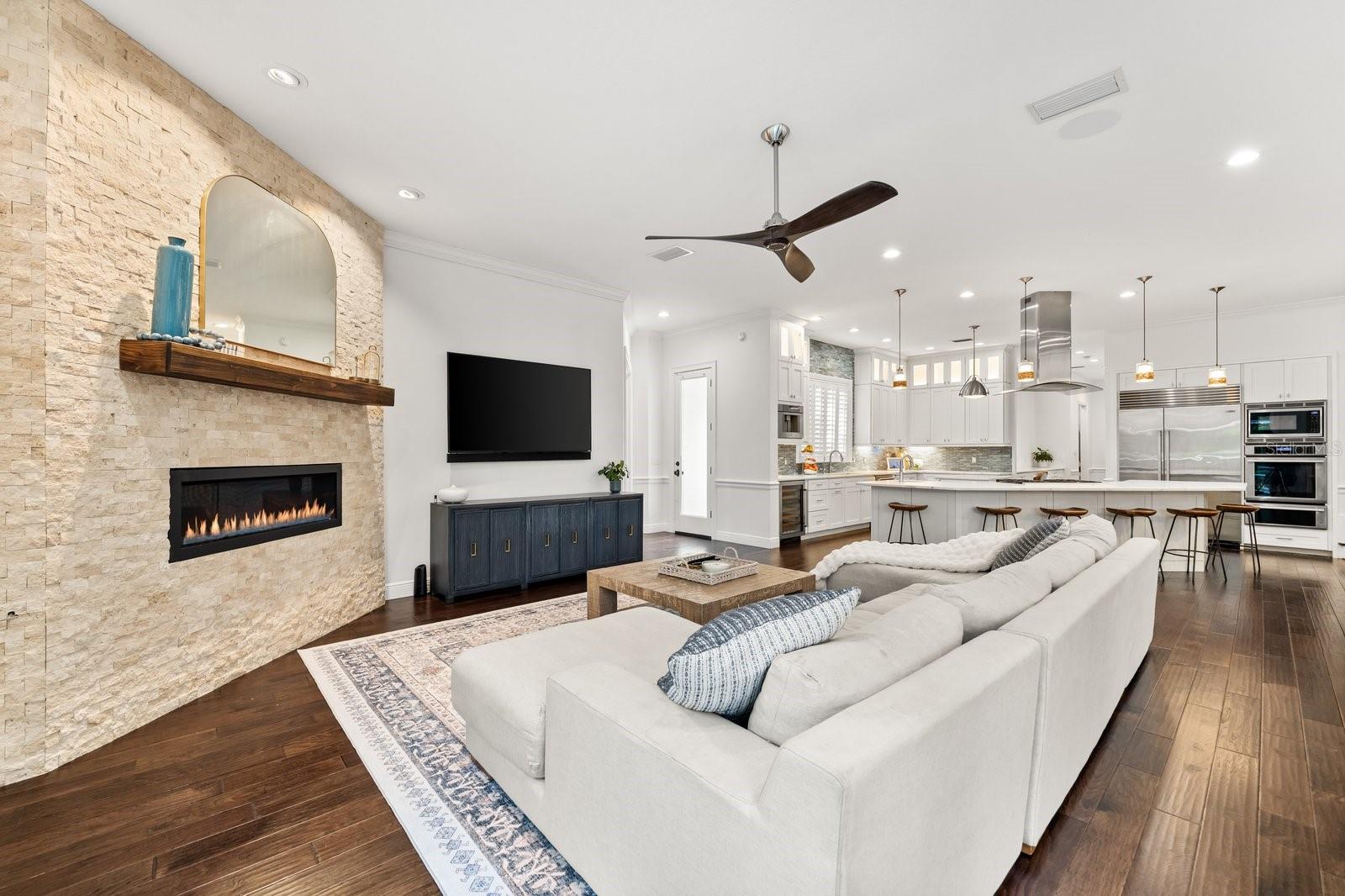 Listing photo id 30 for 6413 Maclaurin Drive